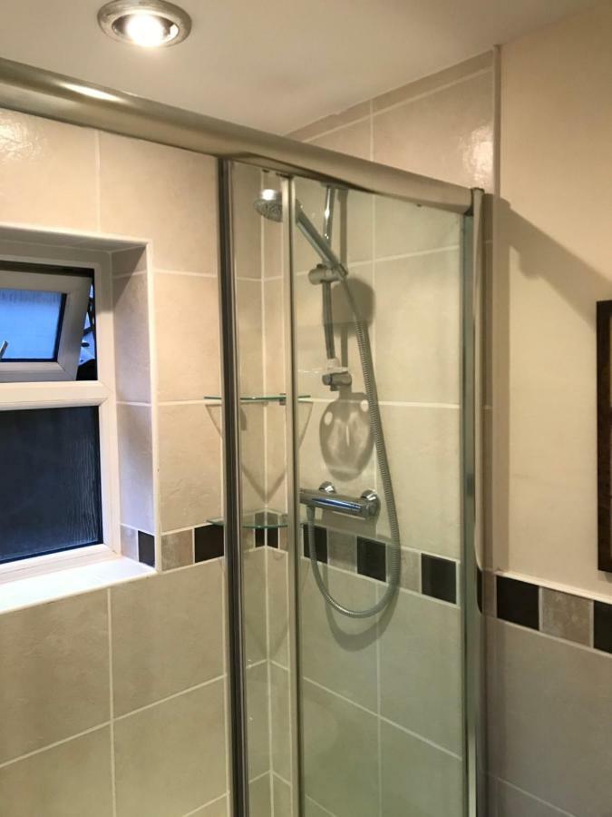 Chambre Double ou Lits Jumeaux avec Douche